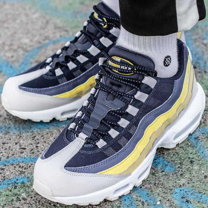 Nike 749766 deals