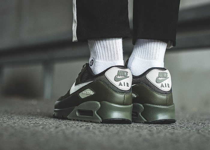 Nike Air Max 90 Essential (537384-309)