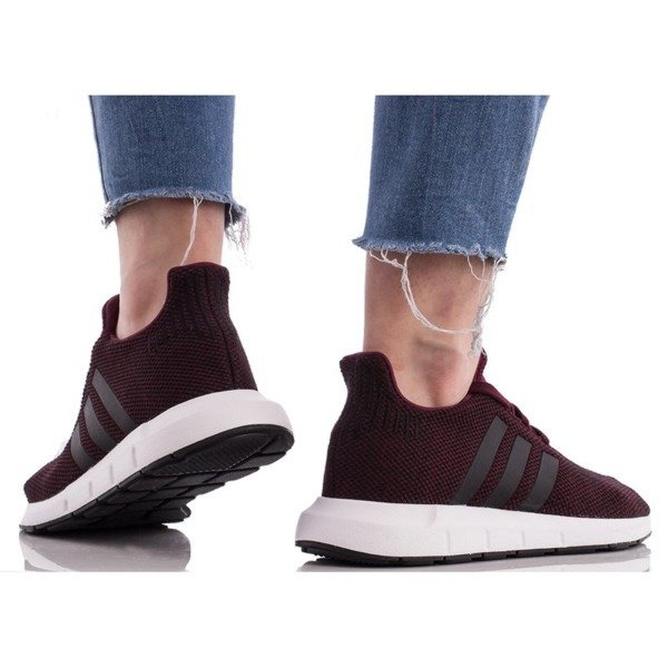 Adidas Swift Run (CQ2600)